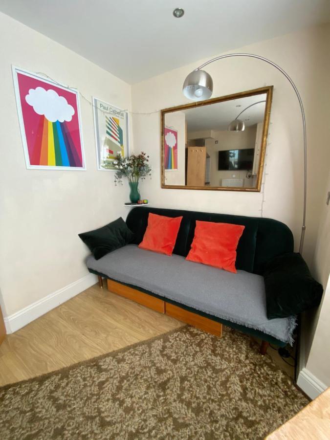Little Brighton Beach Apartments - Also Separate Spa Cabin And Watersports Eksteriør billede