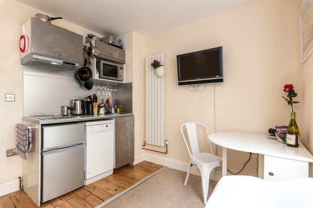 Little Brighton Beach Apartments - Also Separate Spa Cabin And Watersports Eksteriør billede